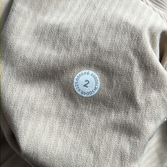 Lululemon Beyond the Studio 7/8 Jogger Trench - Picture 5 of 12